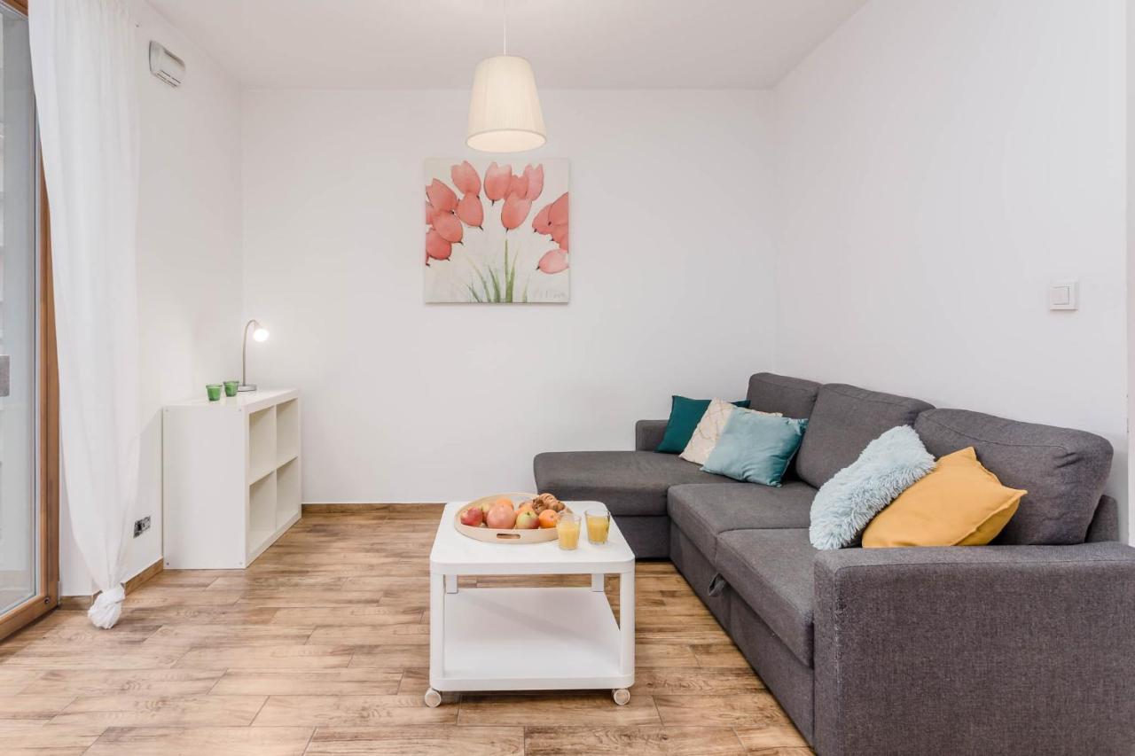 Chill Apartments Wola Center Варшава Екстериор снимка