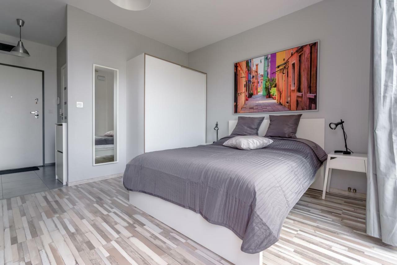 Chill Apartments Wola Center Варшава Екстериор снимка
