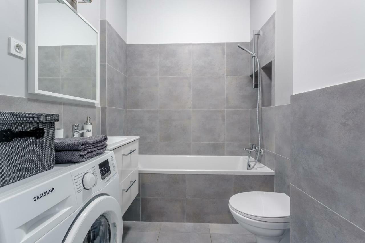 Chill Apartments Wola Center Варшава Екстериор снимка